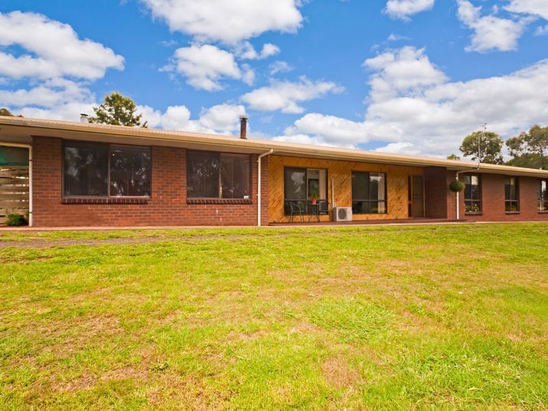 25 Everett Crescent, Barongarook VIC 3249