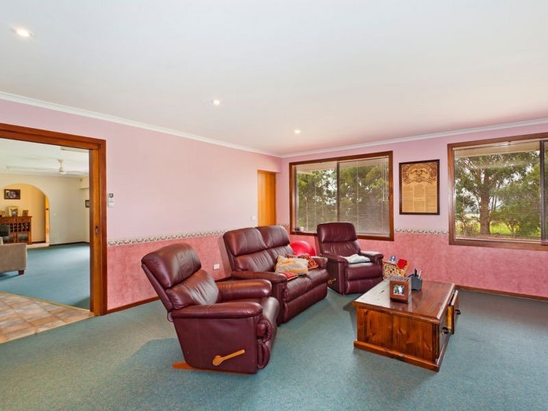 25 Everett Crescent, Barongarook VIC 3249