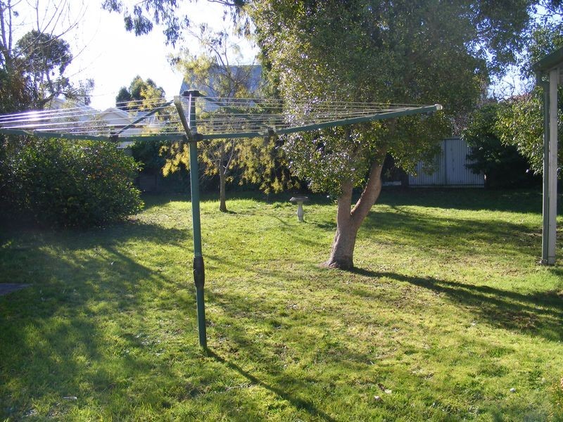 11 Moore Street, Colac VIC 3250