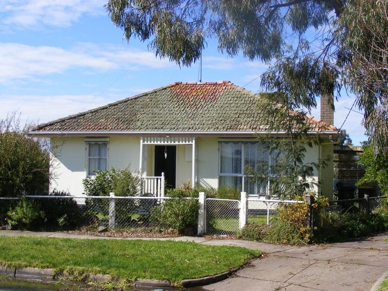 33 Churchill Square, Colac VIC 3250