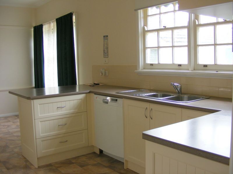 14 Quamby Avenue, Colac VIC 3250