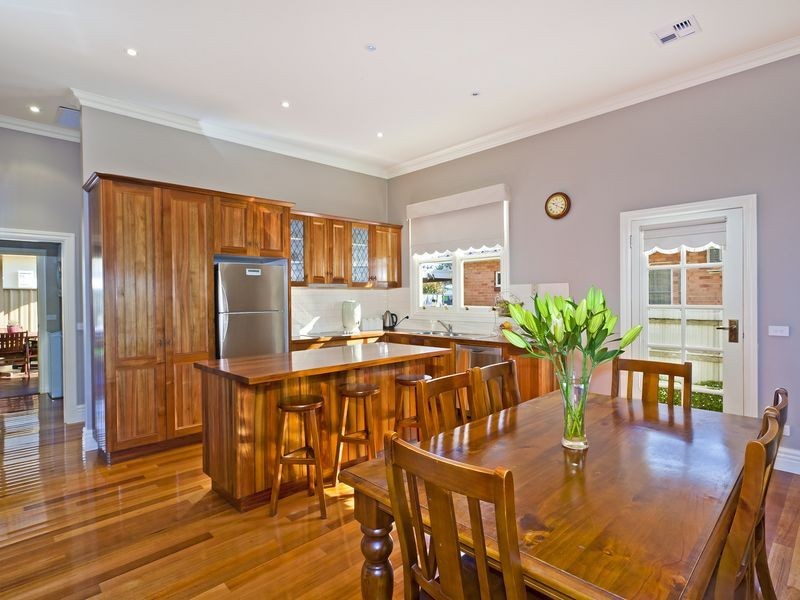 21 Armstrong Street, Colac VIC 3250