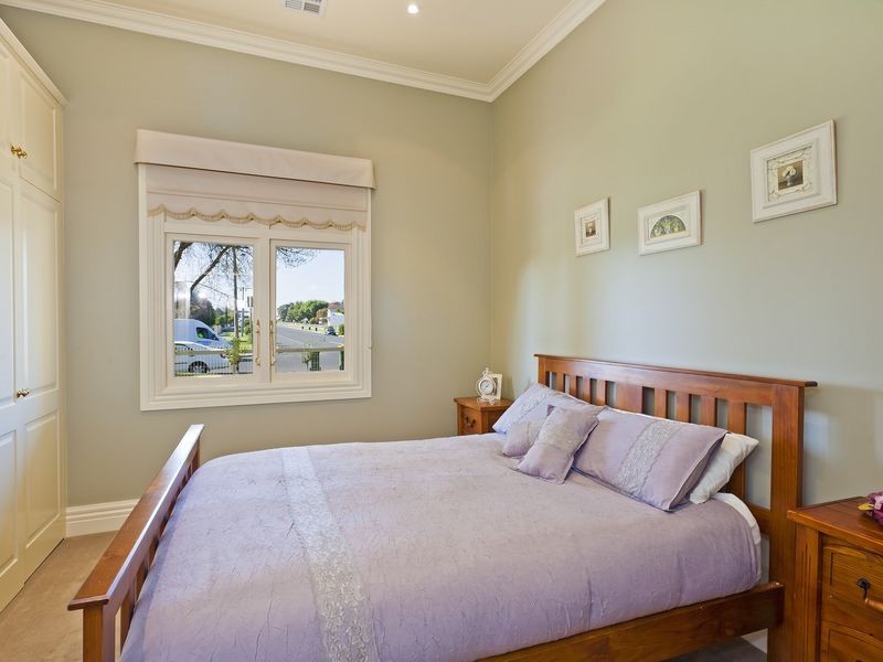 21 Armstrong Street, Colac VIC 3250