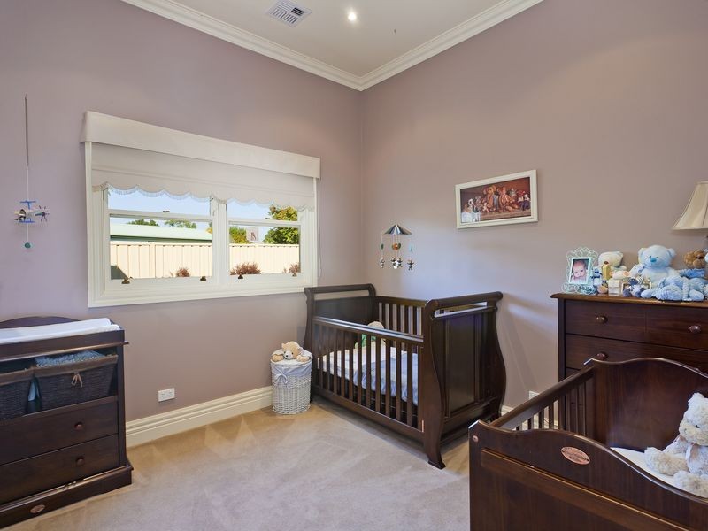 21 Armstrong Street, Colac VIC 3250