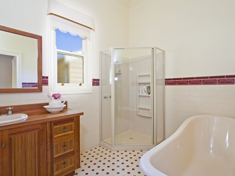 21 Armstrong Street, Colac VIC 3250