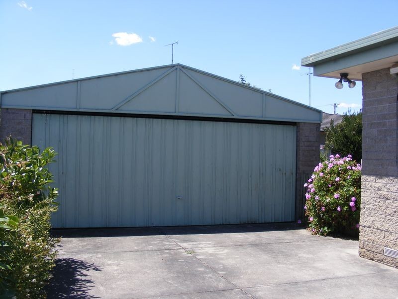11 John Crescent, Colac VIC 3250