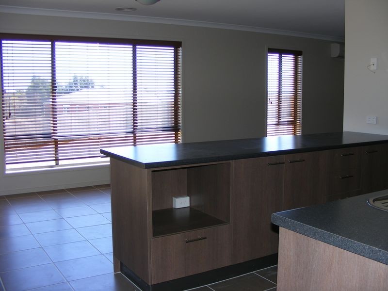 6 Fulford Crescent, Elliminyt VIC 3250