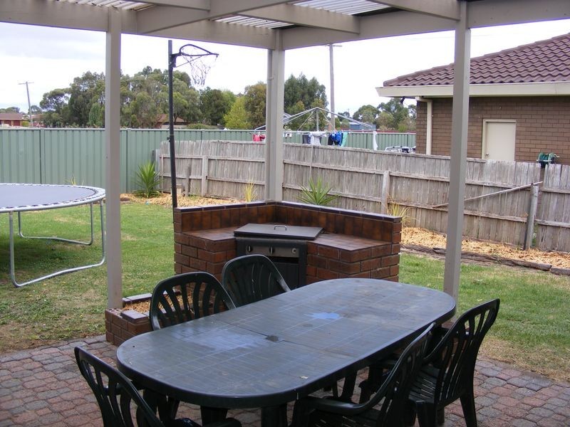 4 John Crescent, Colac VIC 3250