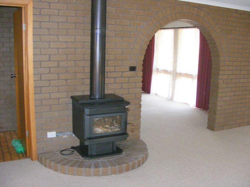 15 Airey Street, Elliminyt VIC 3250