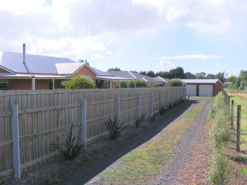 7 Irrewillipe Road, Elliminyt VIC 3250