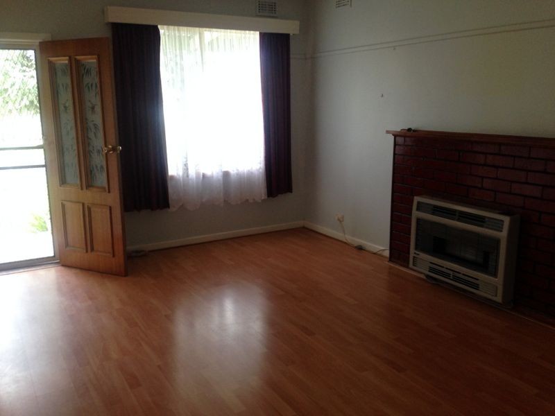 6 Churchill Square, Colac VIC 3250