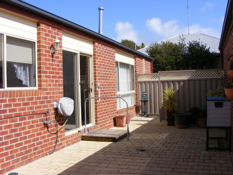 1/51 Calvert Street, Colac VIC 3250