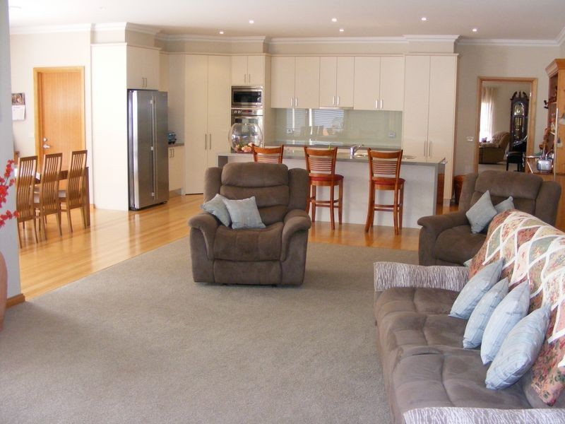 16 Garden Close, Elliminyt VIC 3250