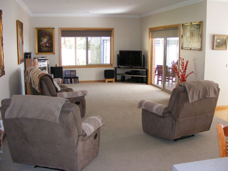 16 Garden Close, Elliminyt VIC 3250