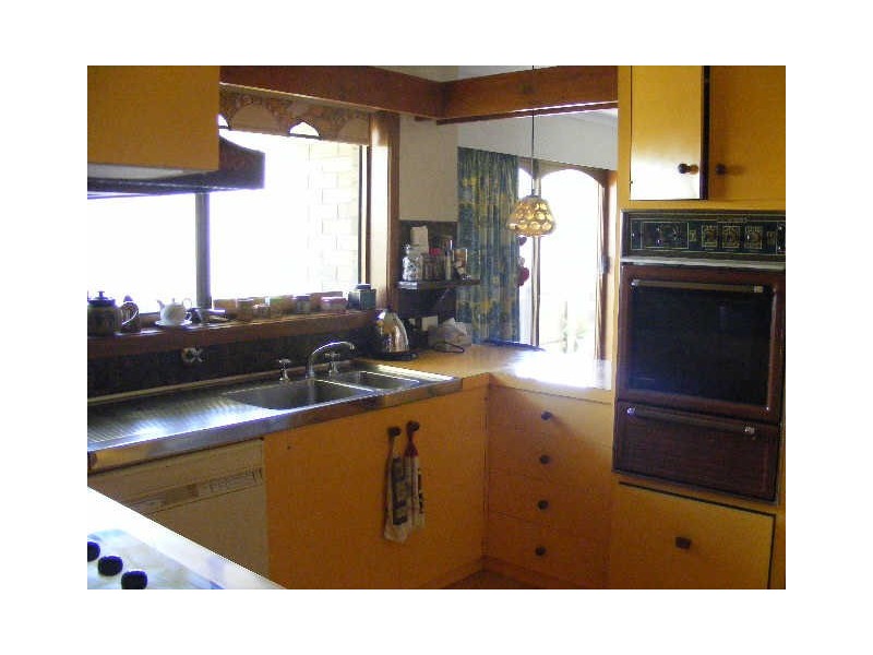 13 Moore Street, Colac VIC 3250