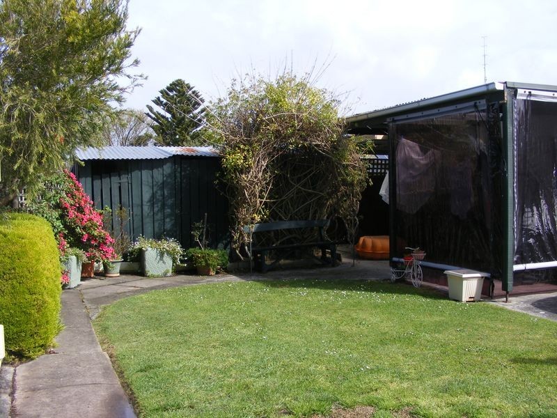 2 Churchill Square, Colac VIC 3250