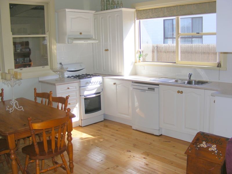 10 Wallace Street, Colac VIC 3250