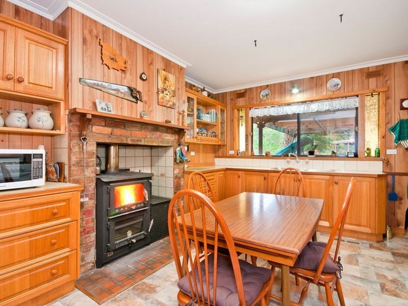 9 Parkers Road, Deans Marsh VIC 3235