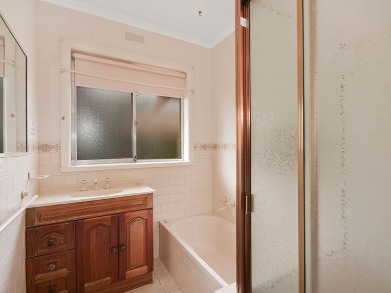 17 Wynne Street, Colac VIC 3250