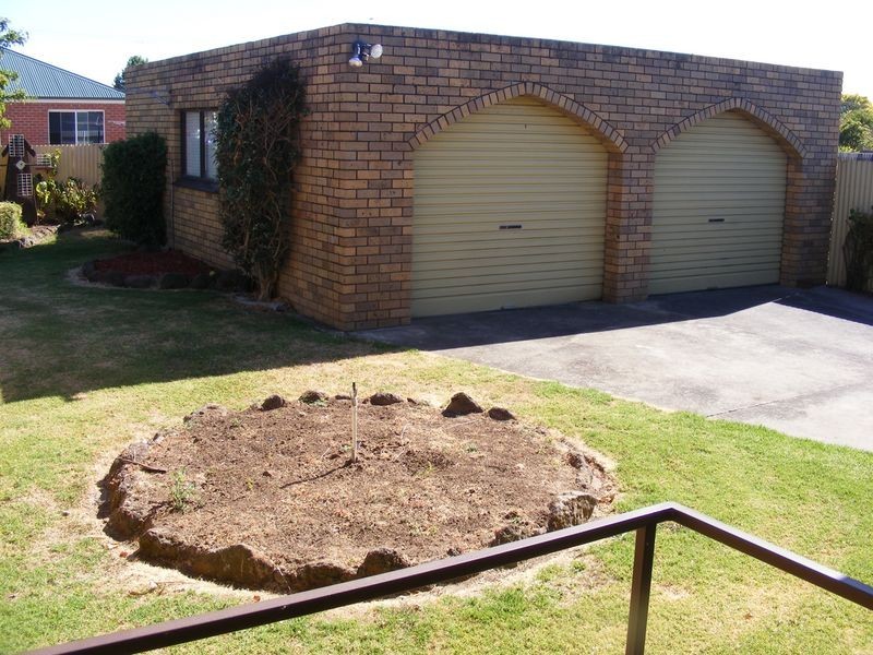 11 Bryan Avenue, Colac VIC 3250