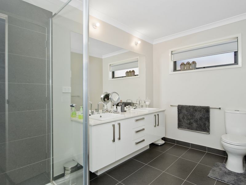 5 Deloraine Court, Elliminyt VIC 3250