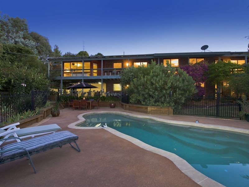 90 Everett Crescent, Barongarook VIC 3249