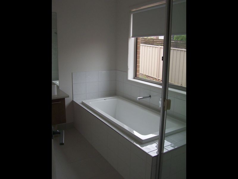 12 Fulford Crescent, Elliminyt VIC 3250