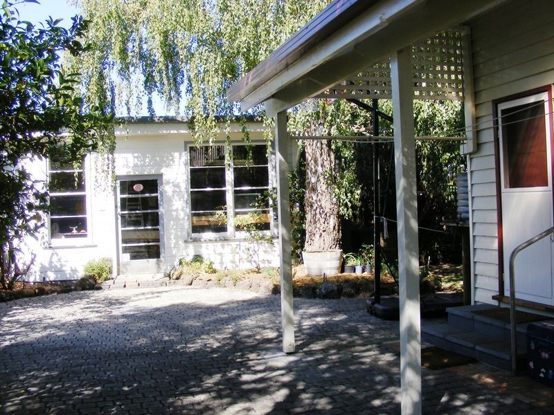 22 Queens Avenue, Colac VIC 3250