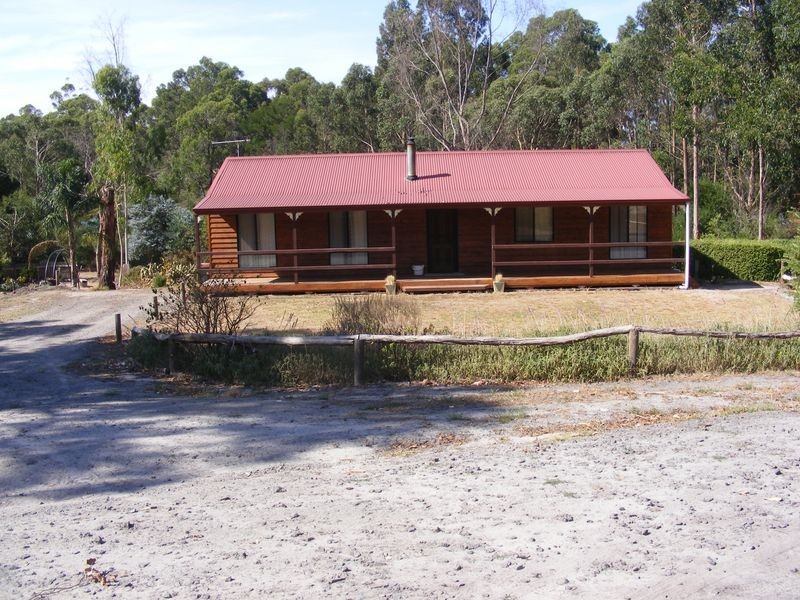 35 Johnsons Road, Barongarook VIC 3249