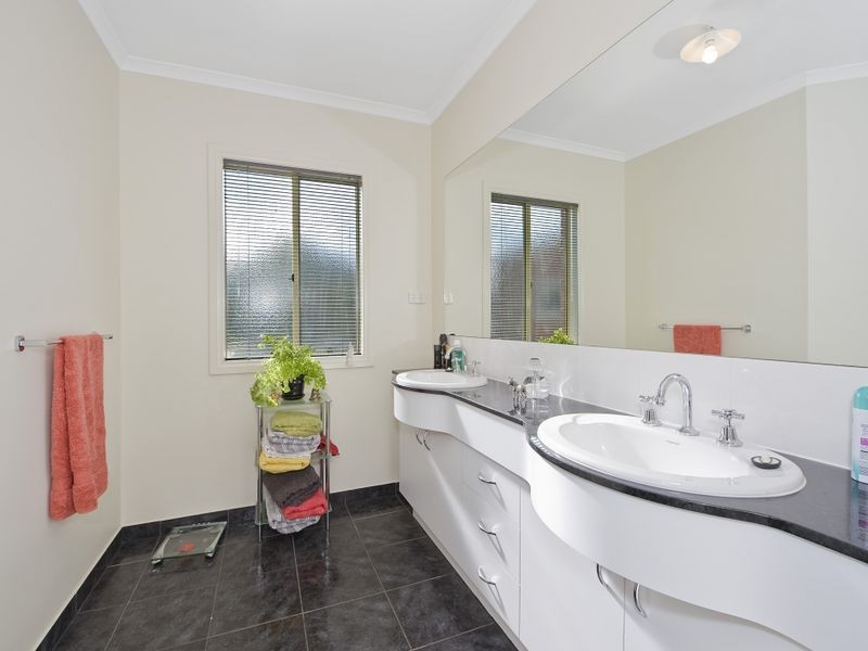252 Pound Road, Elliminyt VIC 3250