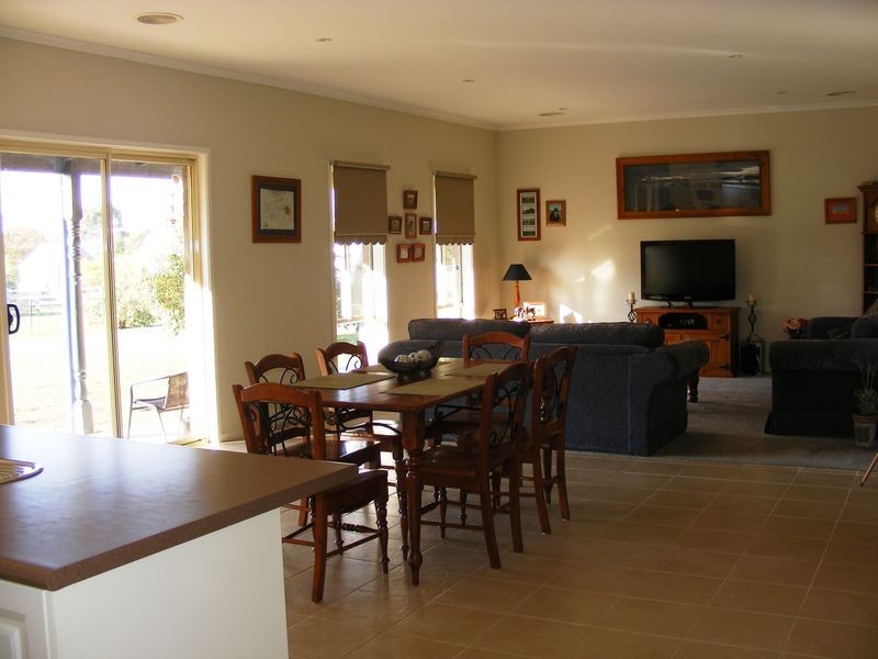 44 Roseneath Road, Warncoort VIC 3243