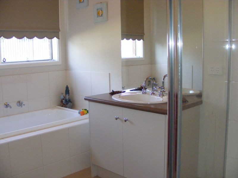 44 Roseneath Road, Warncoort VIC 3243