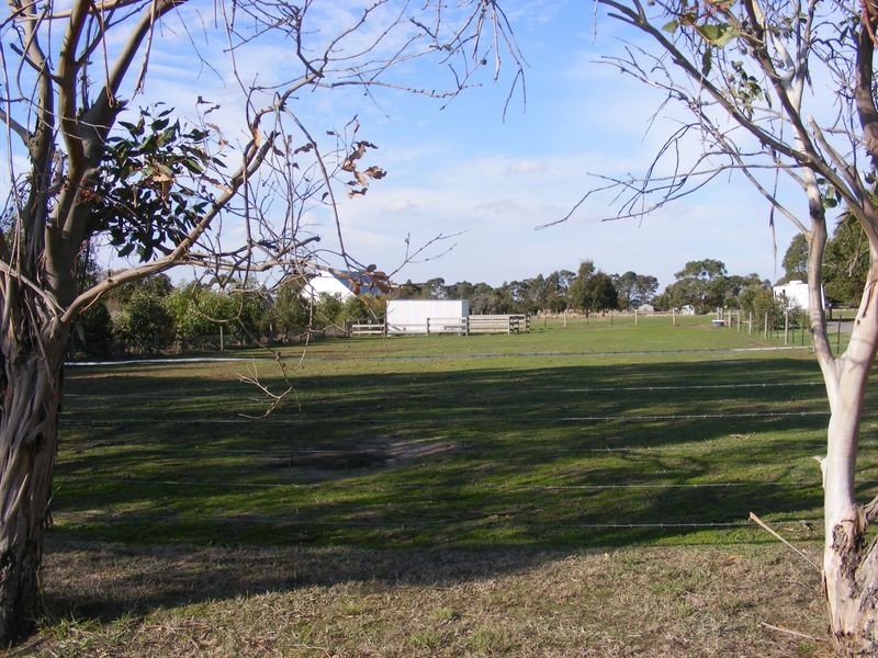 44 Roseneath Road, Warncoort VIC 3243