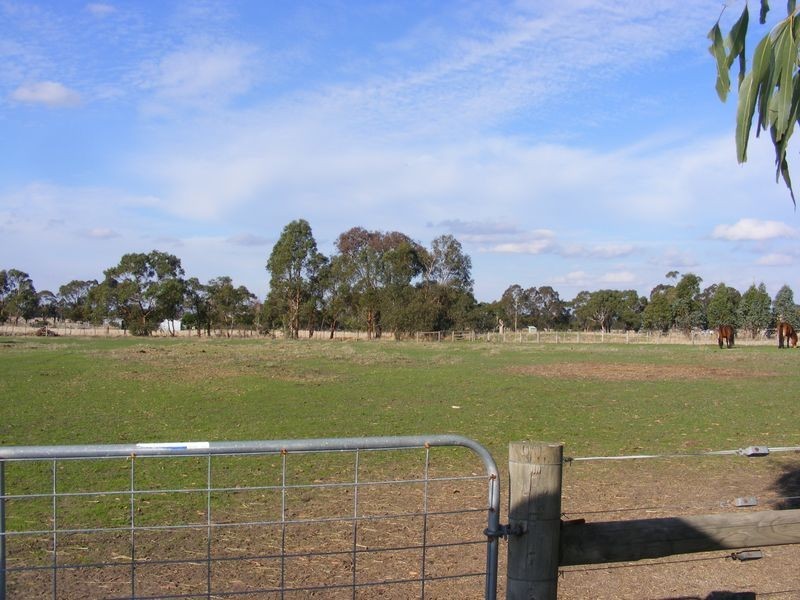 44 Roseneath Road, Warncoort VIC 3243