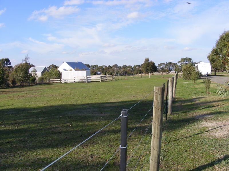 44 Roseneath Road, Warncoort VIC 3243