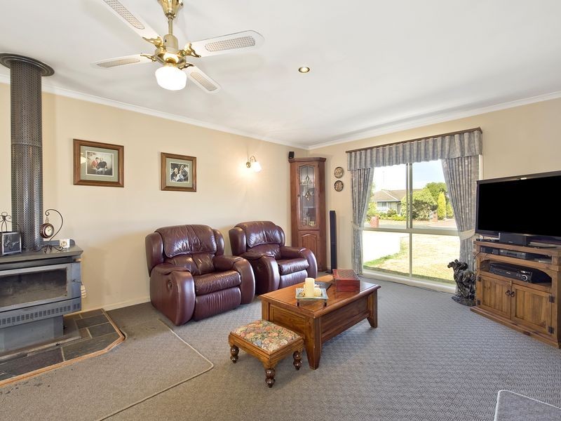 2 Dean Court, Elliminyt VIC 3250