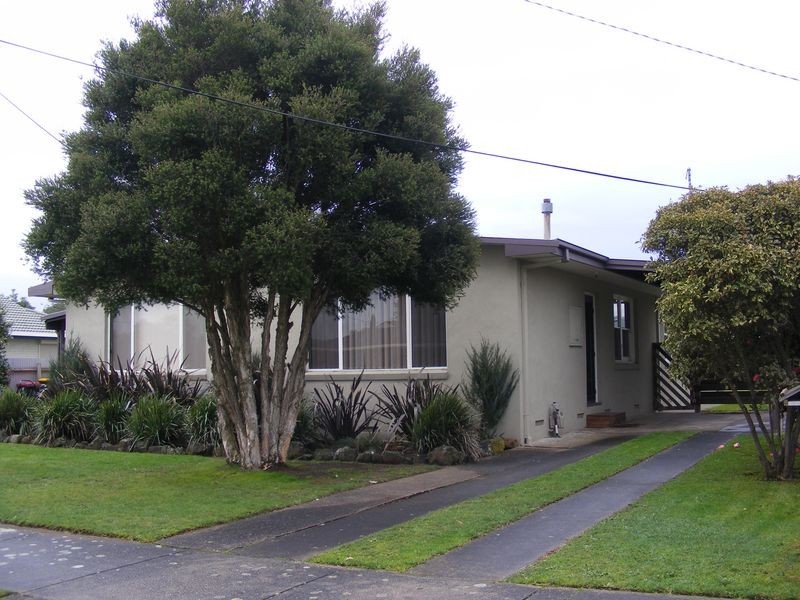 2/9 Bryan Avenue, Colac VIC 3250
