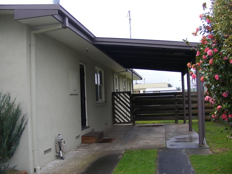 2/9 Bryan Avenue, Colac VIC 3250