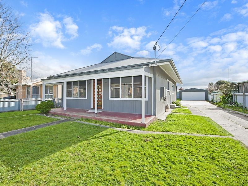 69 Hart Street, Colac VIC 3250