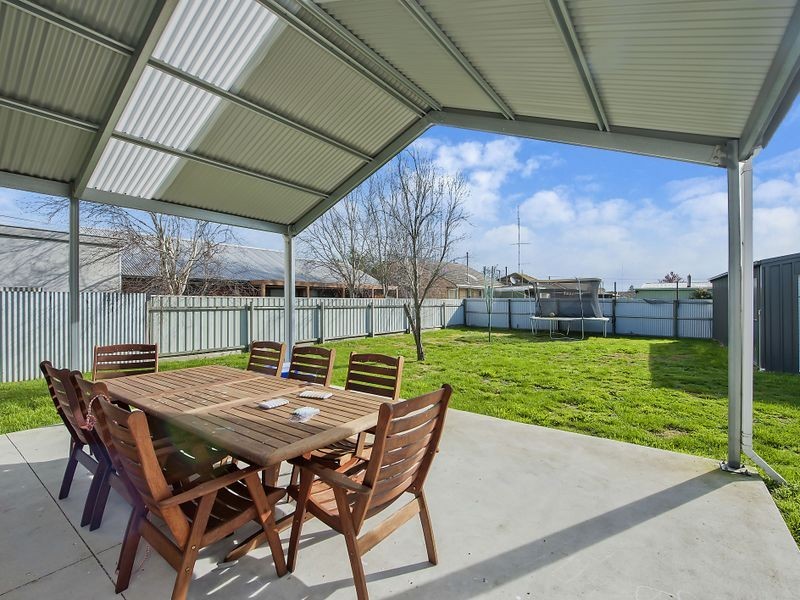 69 Hart Street, Colac VIC 3250