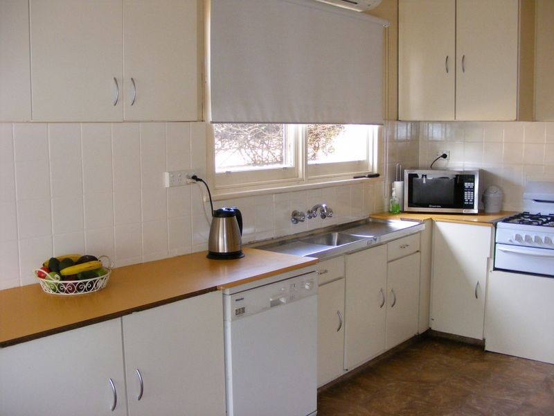 27 Ross Street, Colac VIC 3250