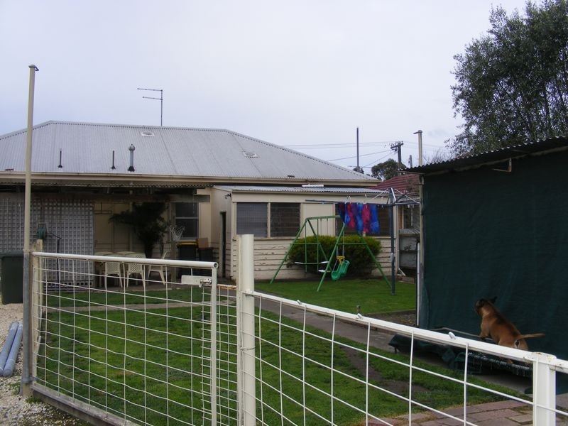 27 Ross Street, Colac VIC 3250