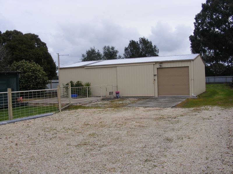 27 Ross Street, Colac VIC 3250