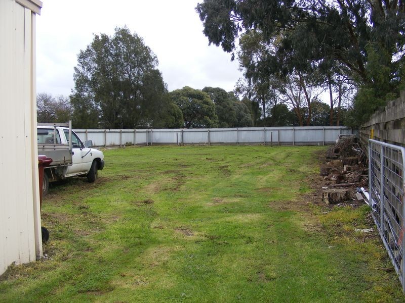 27 Ross Street, Colac VIC 3250