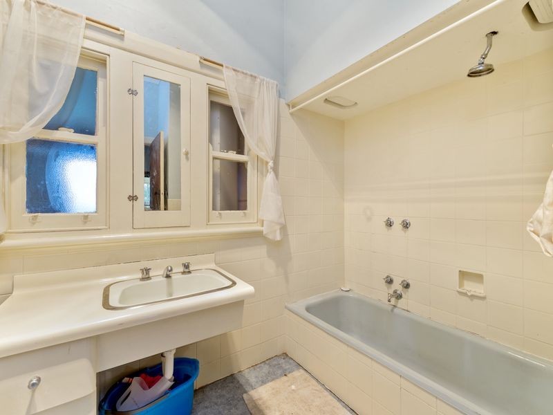 12 Thomas Street, Colac VIC 3250