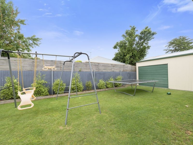 12 Thomas Street, Colac VIC 3250