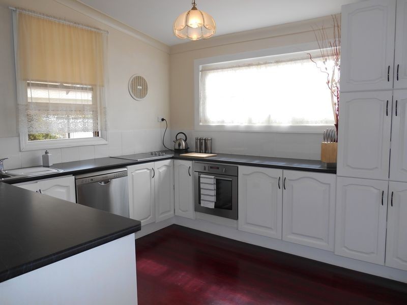 27 Jennings Street, Colac VIC 3250