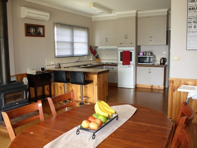 83 Moore Street, Colac VIC 3250