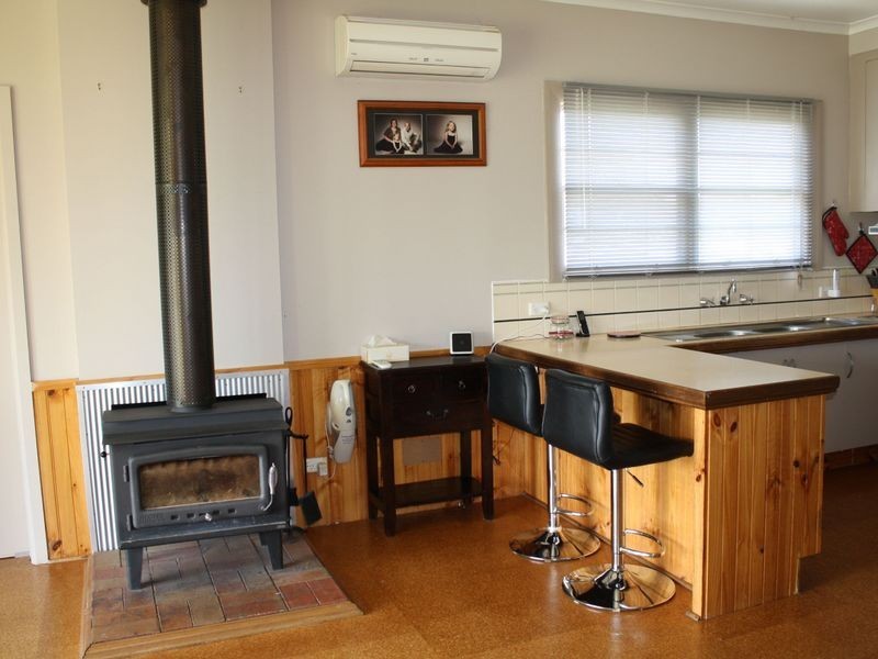 83 Moore Street, Colac VIC 3250