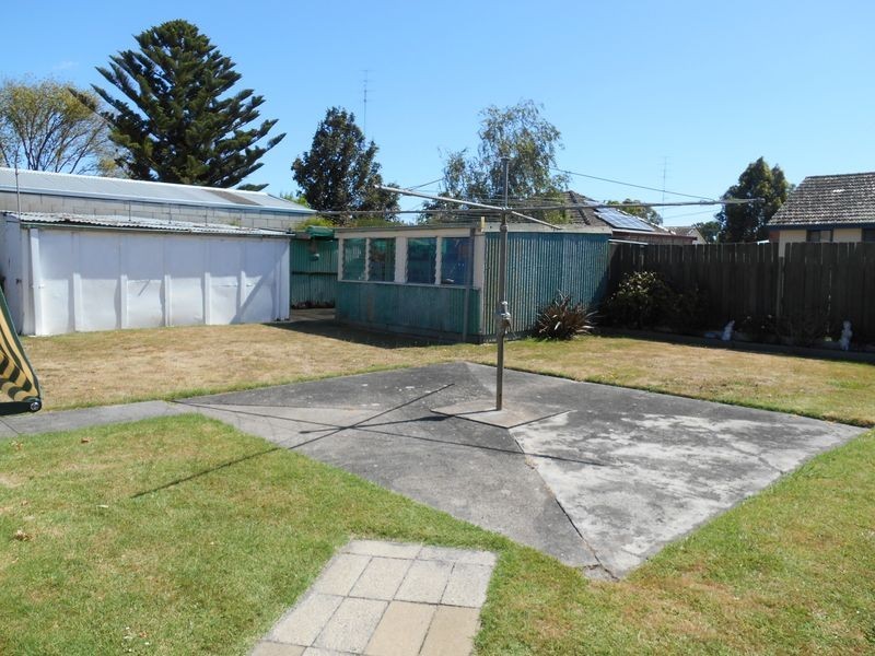 6 Churchill Square, Colac VIC 3250